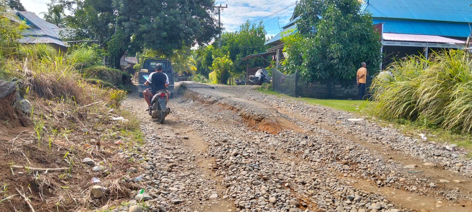 Dizaman Huda-Rahmadi Jembatan dan Jalan Talang Buai Makin Hancur