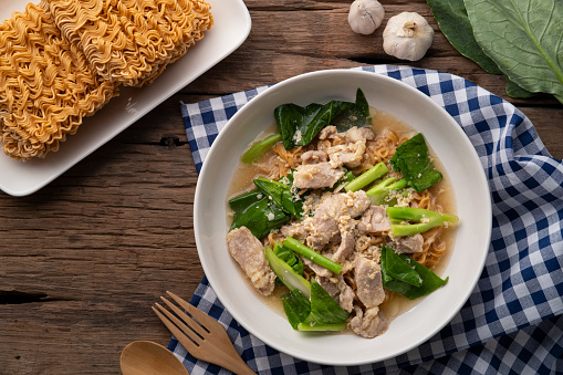 Daging dan Mi Instan Membutuhkan Waktu Berjam-jam untuk Dicerna di Usus