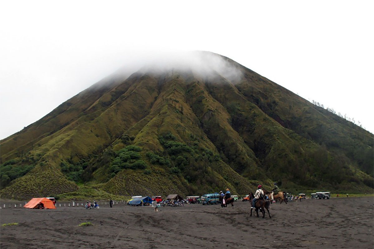 Gunung Bromo Area Kerajaan Gaib Yang Penuh Mistis, Kerap Muncul Suara dan Bayangan Aneh