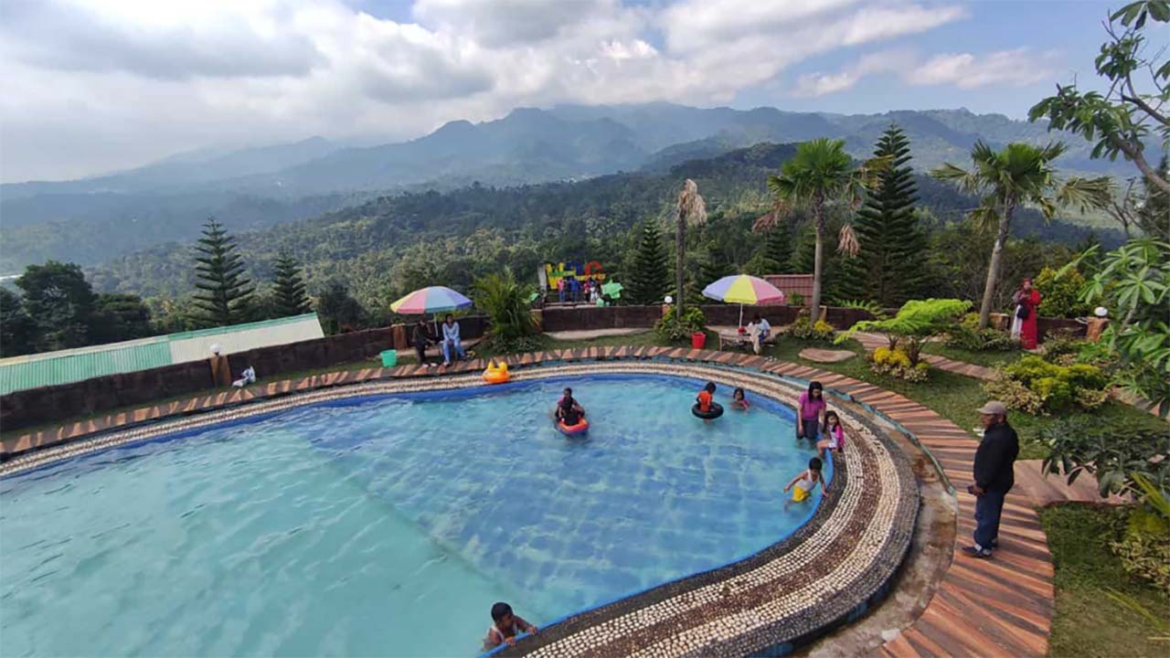 Anginnya Menyejukkan Hati dan Menenangkan, Inilah Keindahan Alam Wisata Bukit Gandrung