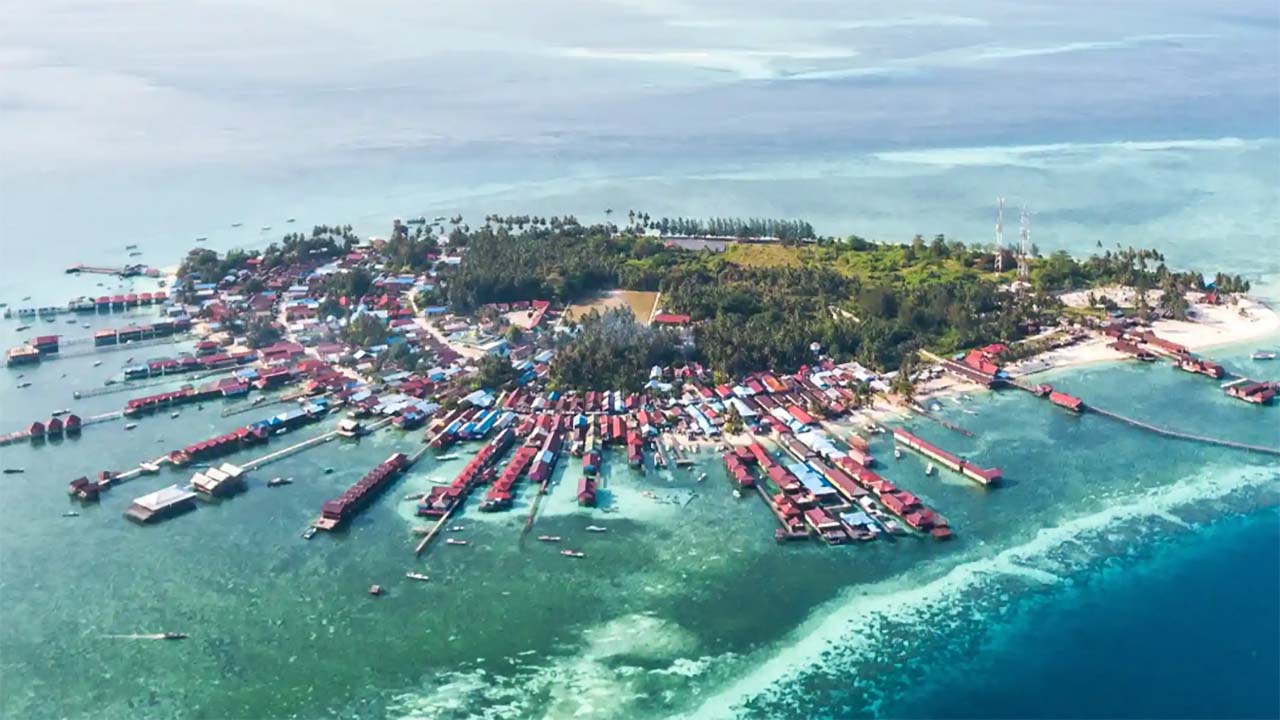 Tips Aman Berlibur ke Pulau Derawan di Kalimantan, Nikmati Liburan Tanpa Hambatan