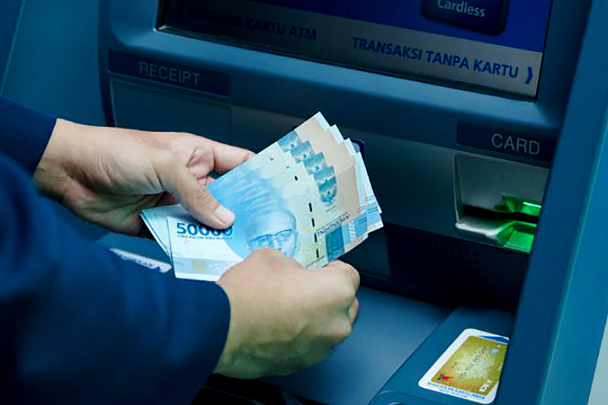 Cara Tarik Uang Tanpa Kartu ATM di Bank BCA, BNI, dan Bank Mandiri