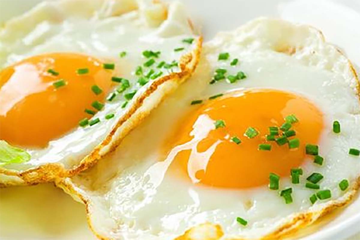 Bahaya Mengonsumsi Telur yang Dimasak Setengah Matang