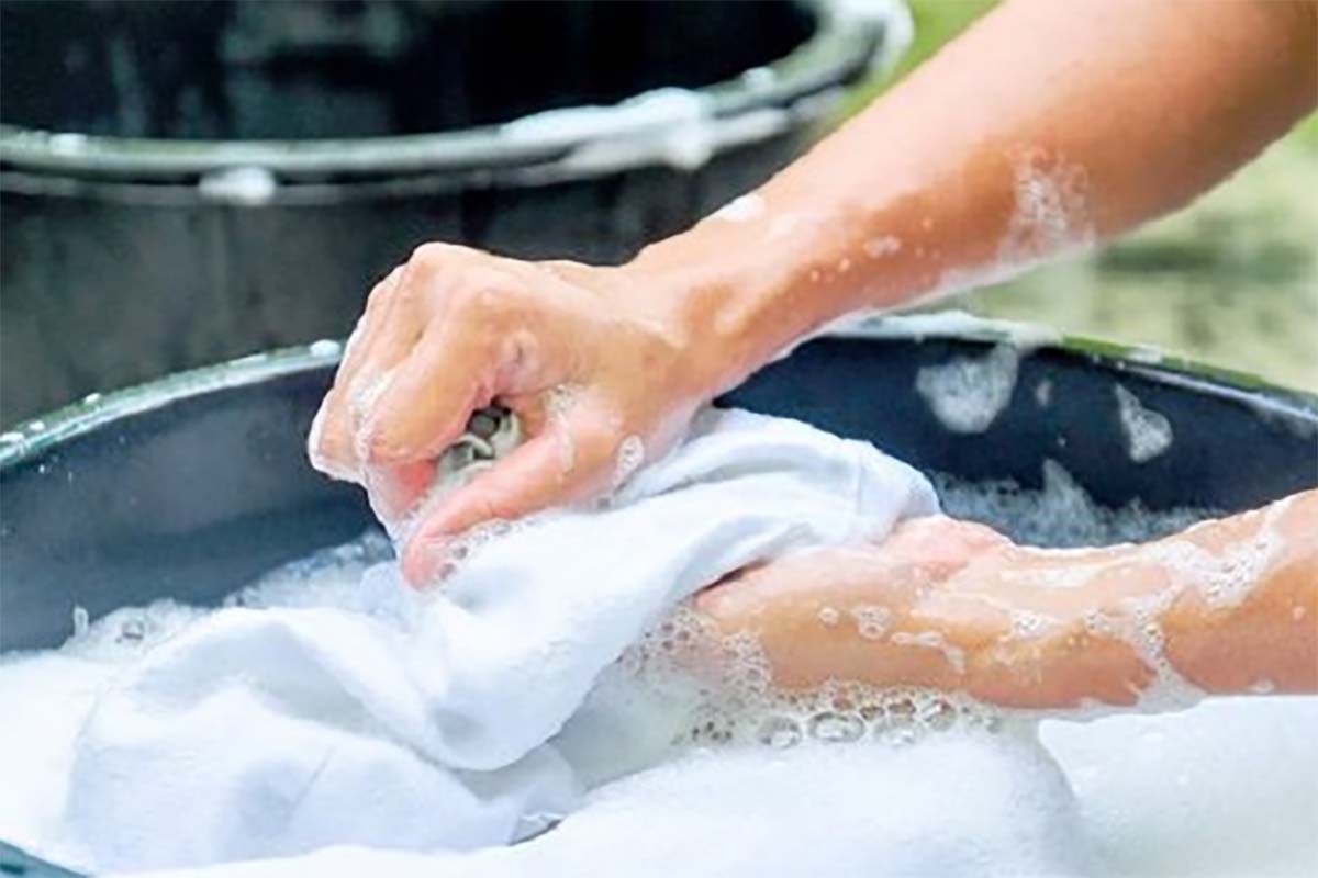 Tips Mencuci Mukena Agar Tetap Bersih dan Putih Meski Sudah Digunakan Bertahun-tahun