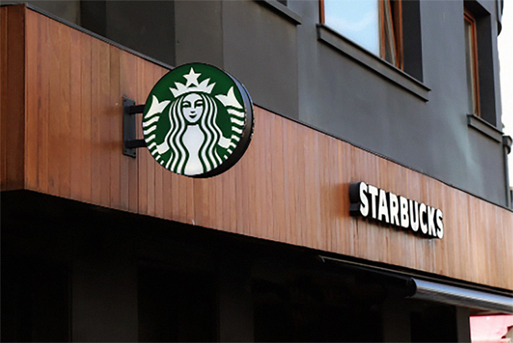 Starbucks Akan Buat Es Batu yang Tidak Mudah Cair