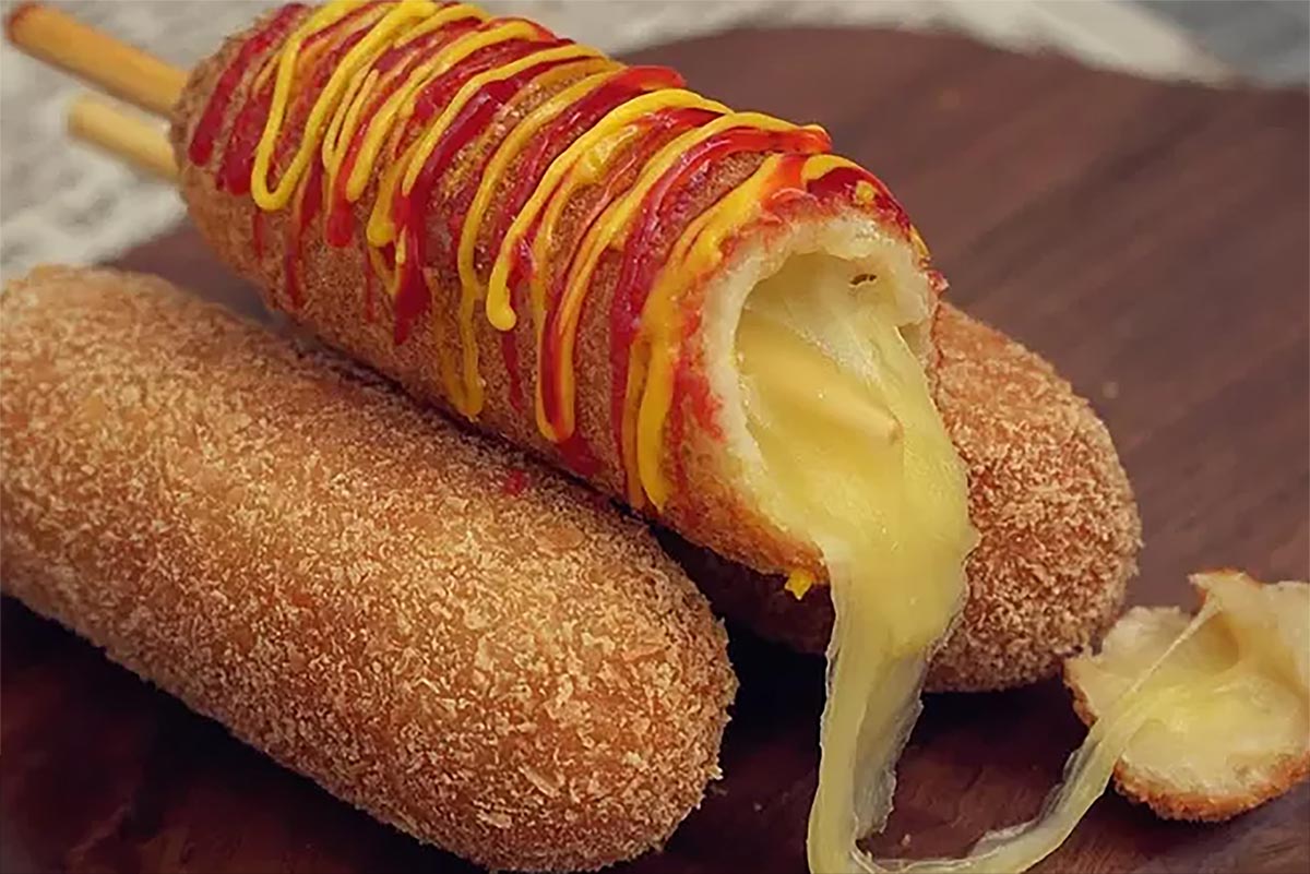 Bikin Ngiler! Begini Cara Membuat Corndog Mozarella Lumer dan Lezat