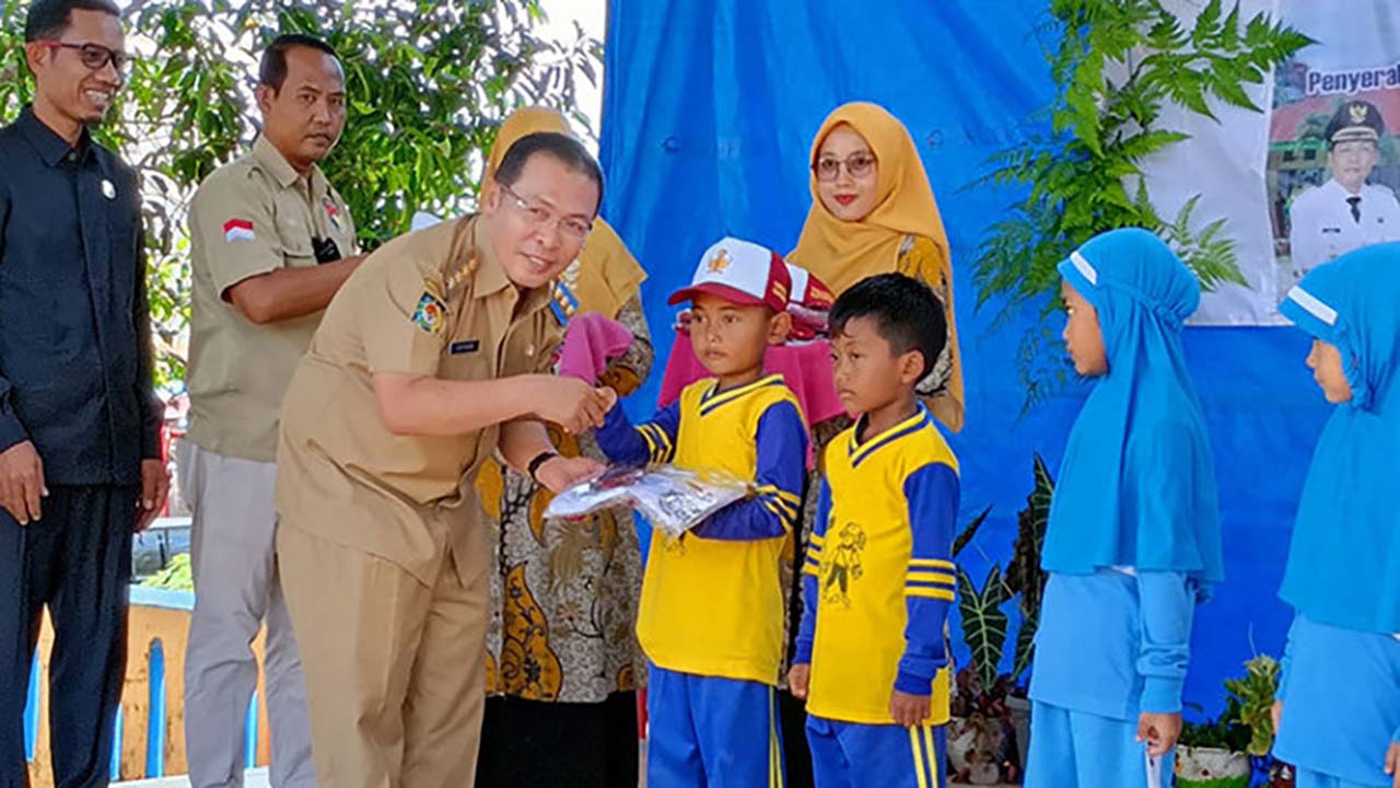 Pemkab Mukomuko Tambah Anggaran, Siswa Madrasah Tetap Kebagian Seragam Sekolah Gratis 2025 