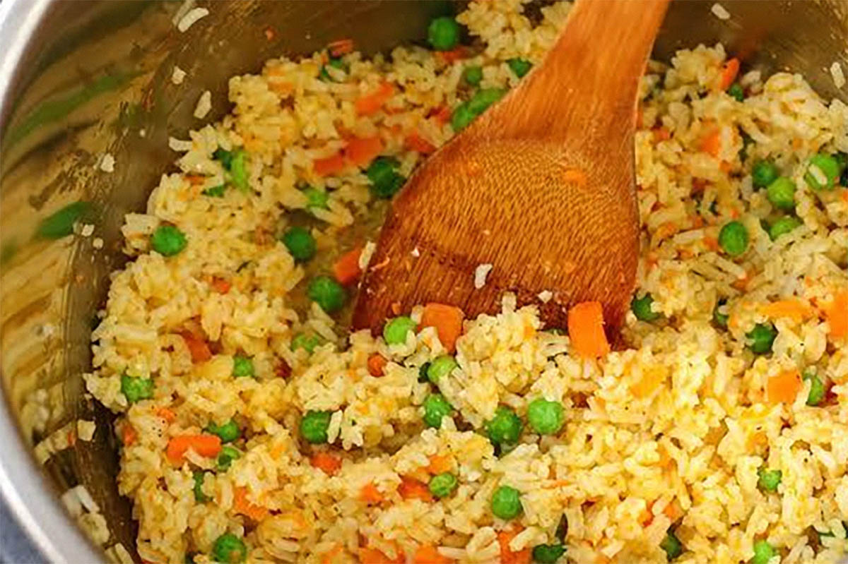 Anak Kos Wajib Mencoba! Ini Resep dan Cara Membuat Nasi Goreng Menggunakan Rice Cooker