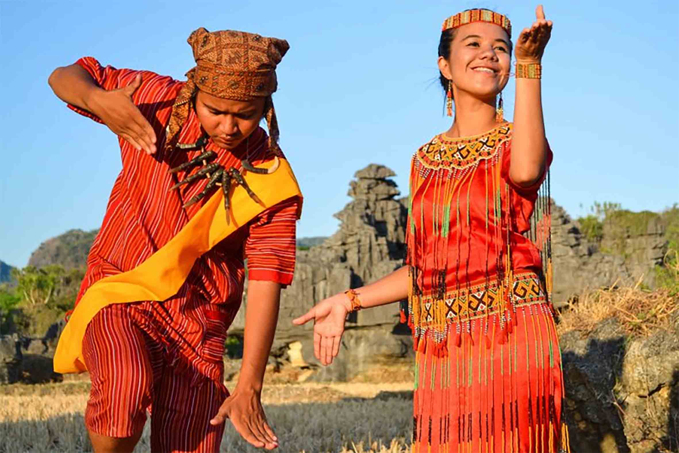 Ragam Kebudayaan dan Kekayaan Indonesia Terlihat dari Pakaian Adat, Ini Pakaian Adat dari Sulawesi Barat