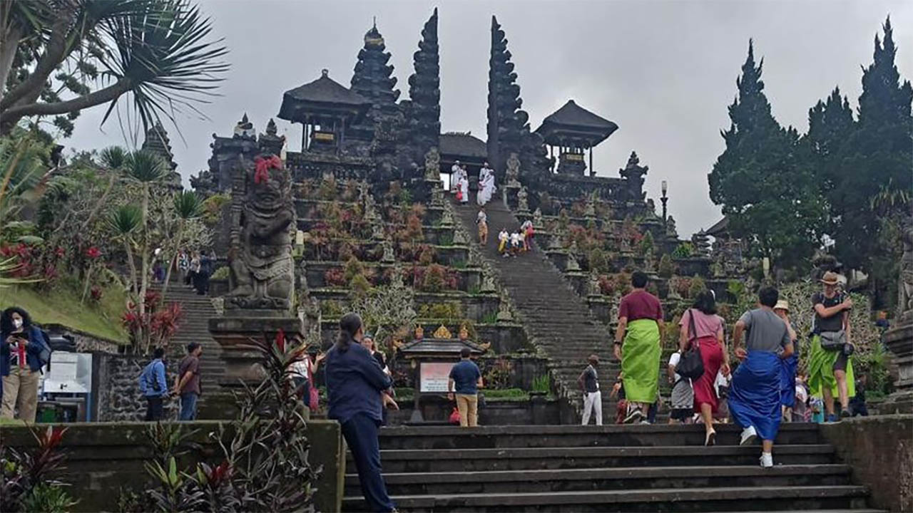 Rencanakan Liburan ke Bali? Simak Pantangan di Tempat Keramat Agar Perjalananmu Lancar dan Berkesan! 