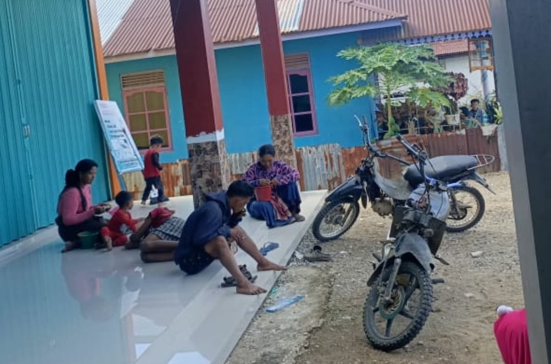 Awalnya Jalan Kaki, Suku Anak Dalam Yang Meminta-Minta Saat Lebaran Sudah Menaiki Motor