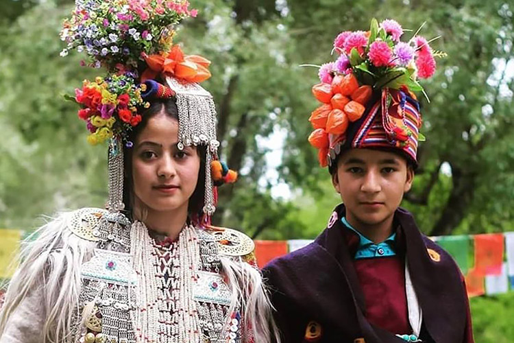 Jalankan Tradisi, Pria Suku Brokpa Cari Kawan Untuk Bertukar Istri, Ternyata Ini Tujuannya