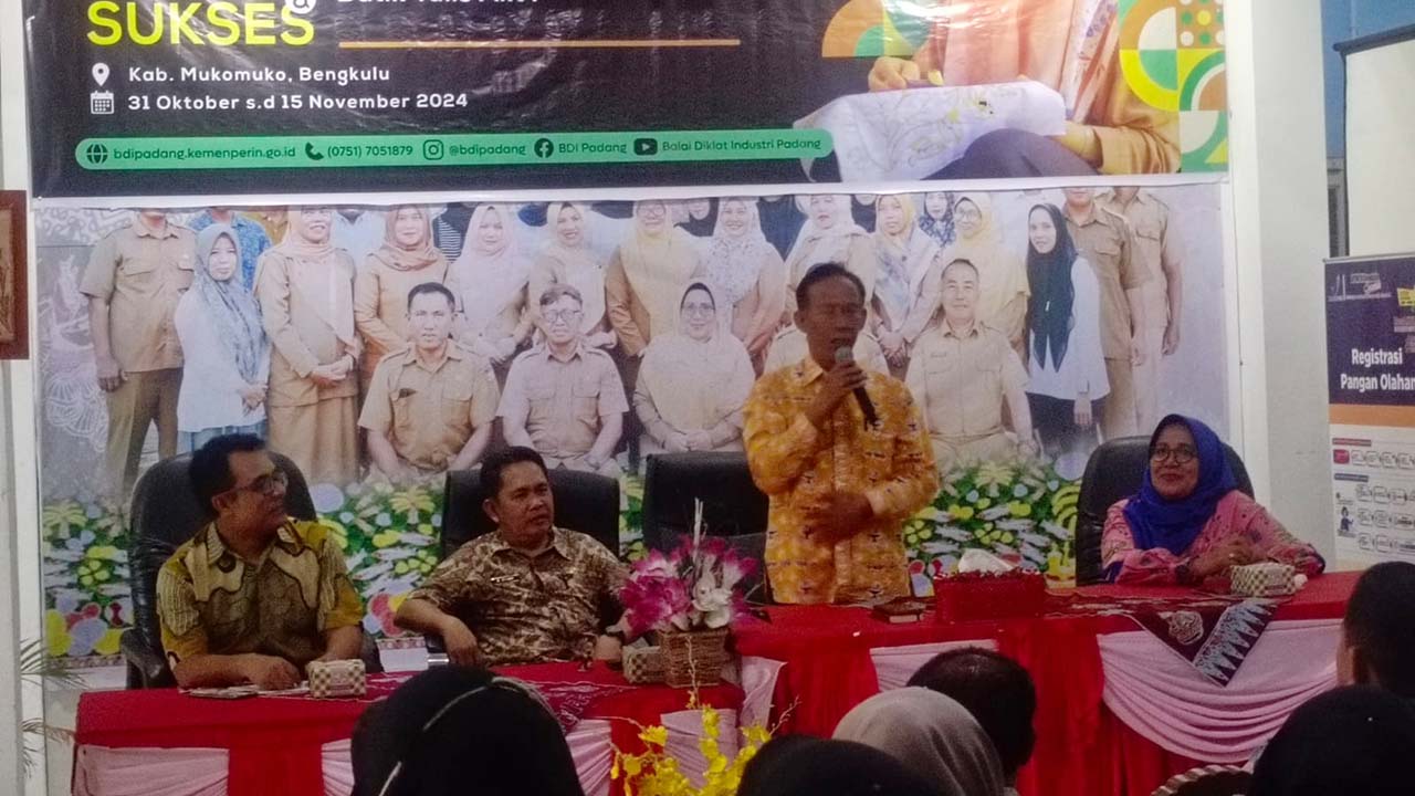 Pemkab Mukomuko dan BDI Sumbar Gelar Pelatihan Membatik Untuk Kaum Milenial