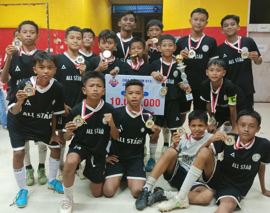 Dandim 0312 Padang Lepas Keberangkatan Tim U-13 Menuju Yogyakarta 