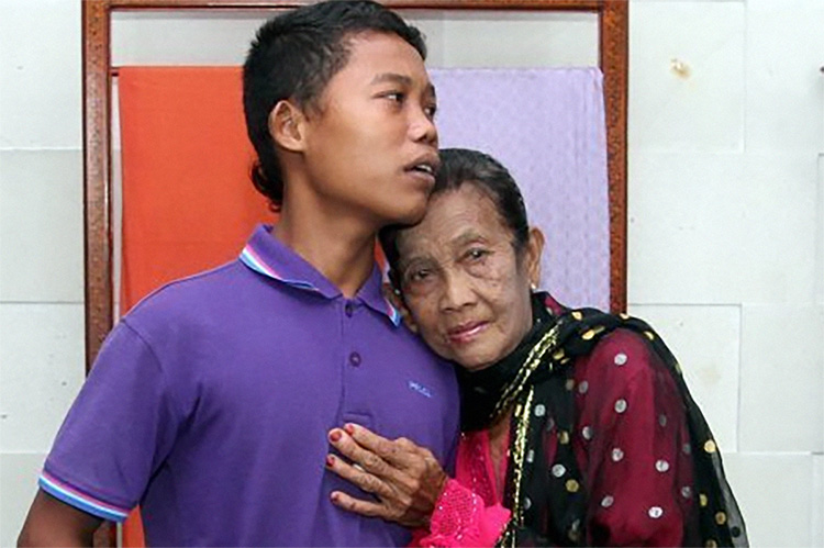 Nenek Rohaya Tutup Usia, Kisah Cinta Beda Usia 55 Tahun Sempat Viral Kini Dipisahkan Maut