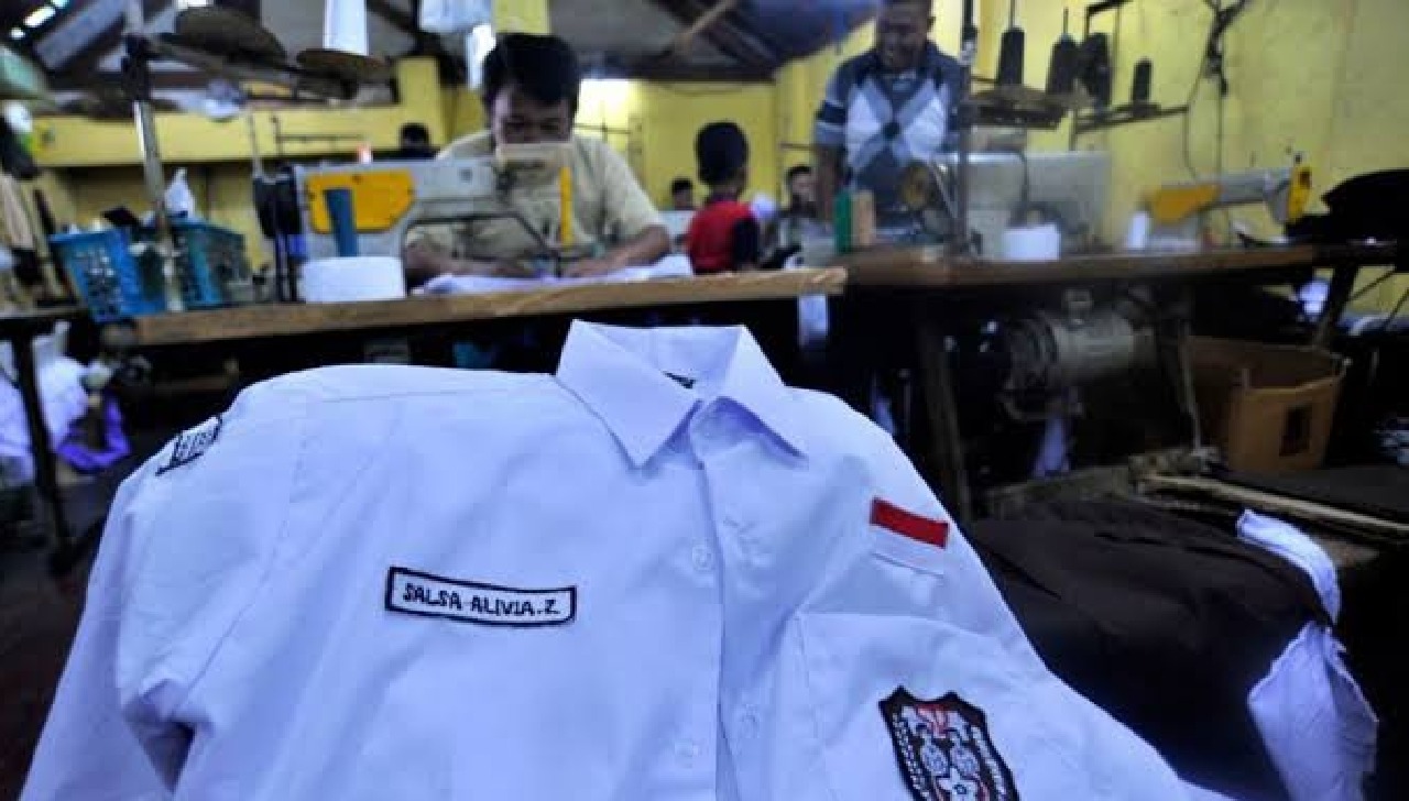 Seragam Sekolah Gratis Sudah Disiapkan Pemerintah, Orang Tua Tak Perlu Beli Lagi