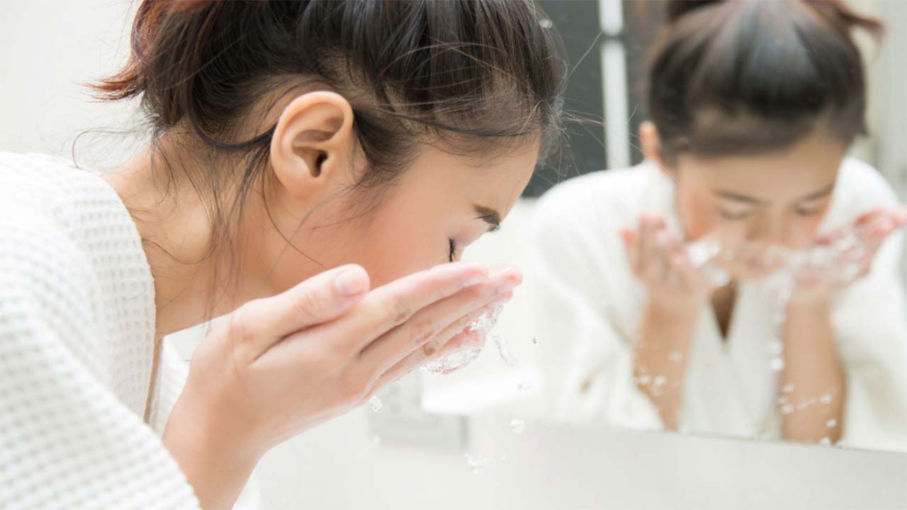 4 Cara Mencuci Muka yang Benar untuk Terhindar dari Jerawat