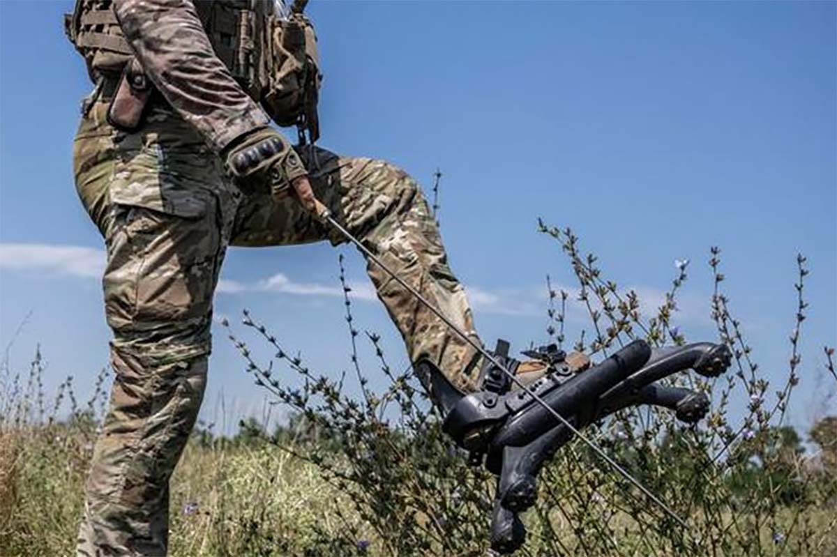 Sepatu Laba-laba, Solusi Cerdas Tentara Ukraina Hadapi Ranjau Rusia