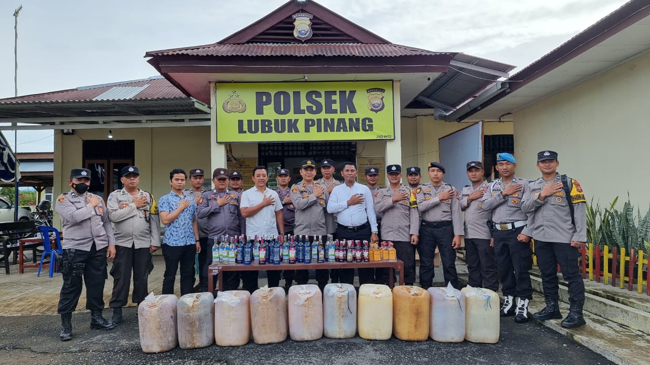 Sepekan Ops Pekat Nala II, Polsek Lupi Sita 124 Botol Miras