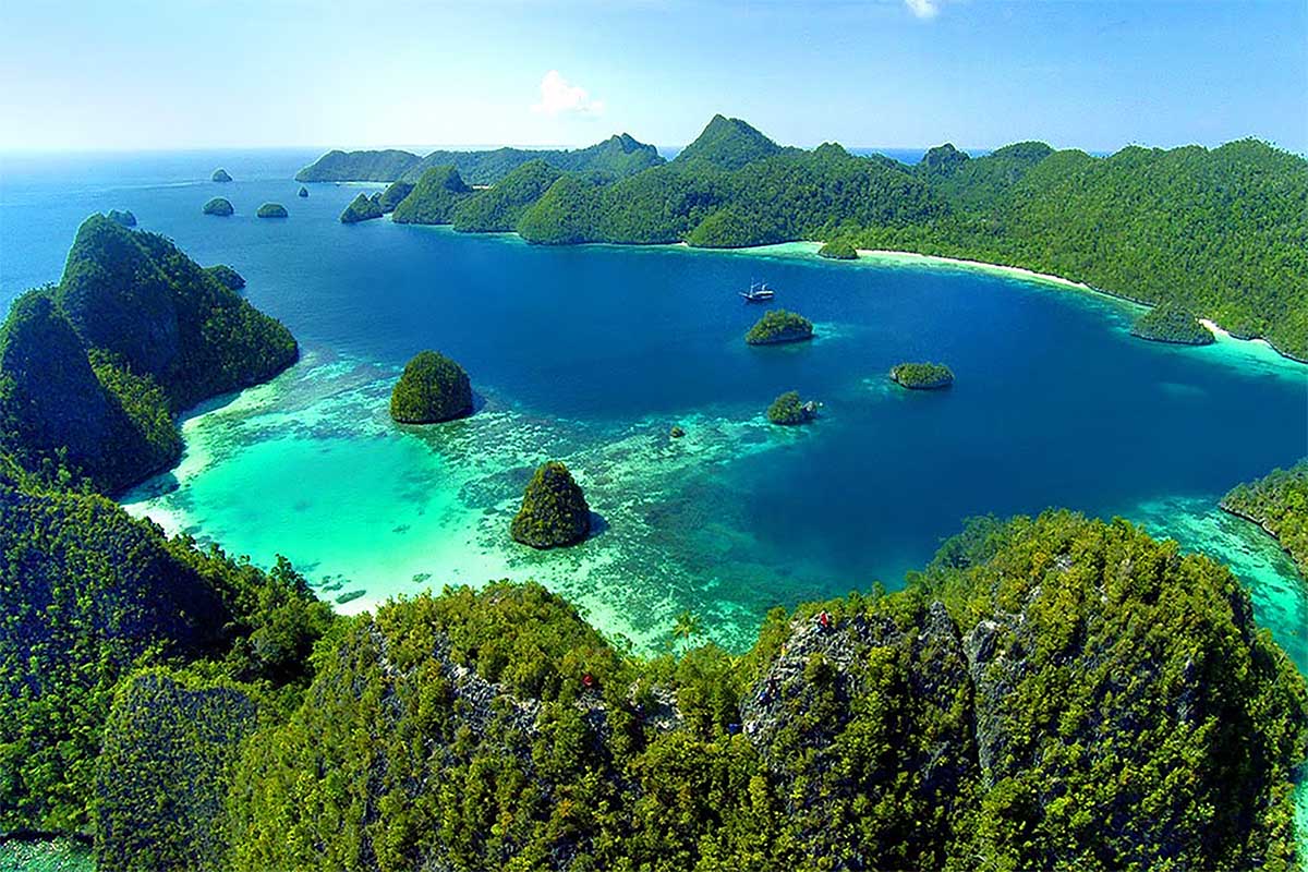 Kisah Pulau Raja Ampat, Mitologi Lokal Seorang Wanita yang Menemukan Tujuh Butir Telur