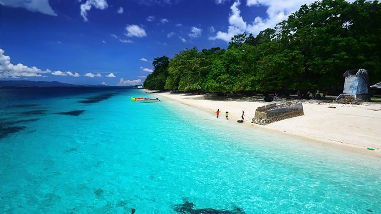 Pantai Liang, Keindahan Alam yang Mempesona dan Memukau di Maluku Tengah