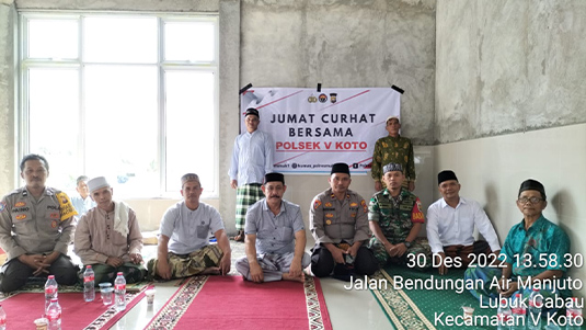 Kapolsek V Koto Gelar Jumat Curhat di Masjid Nurul Ikhsan