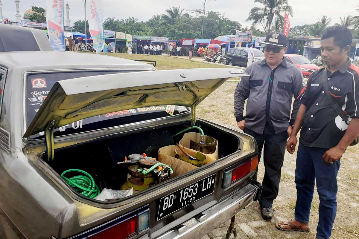 Warga Mukomuko Rakit Mobil Hybrid Bahan Bakar Elpiji