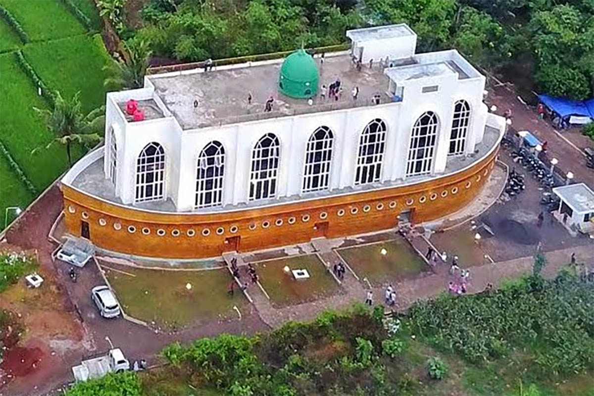 Melihat Indahnya Masjid Kapal di Semarang dengan Arsitektur yang Unik, Cocok Untuk Wisata Religi