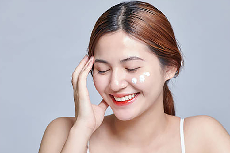 Ingin Memulai Menggunakan Skincare? Ini Dia Tips Memilih Skincare yang Aman