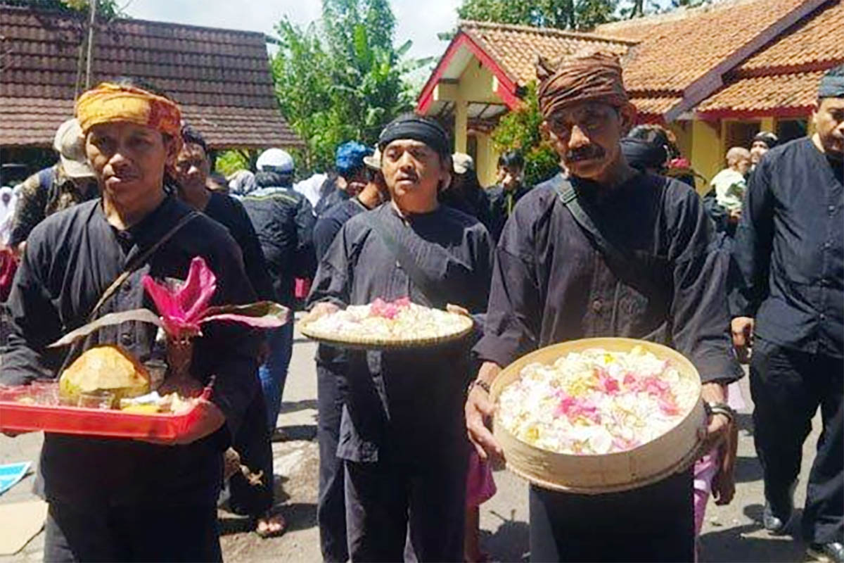 Tidak Pernah Makan Nasi, Ternyata Ini Cara Warga Kampung Cireundeu Bertahan