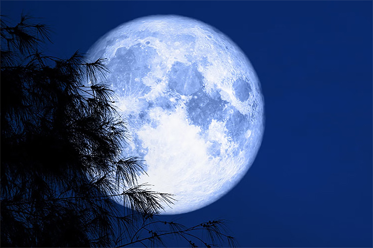 Mengenal Fenomena Blue Moon yang Terjadi Semalam, Fenomena Bulan Bulat Sempurna Nan Indah dengan Sejuta Mitos