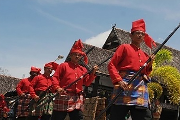 Suku Bugis, Keras, Identik dengan Perompak yang Haus Membunuh, Bikin Belanda Puyeng