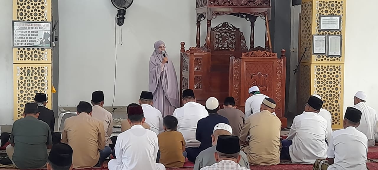 Wakil Bupati Mukomuko Salat Idul Fitri 1445 Hijriah di Masjid Agung Mukomuko