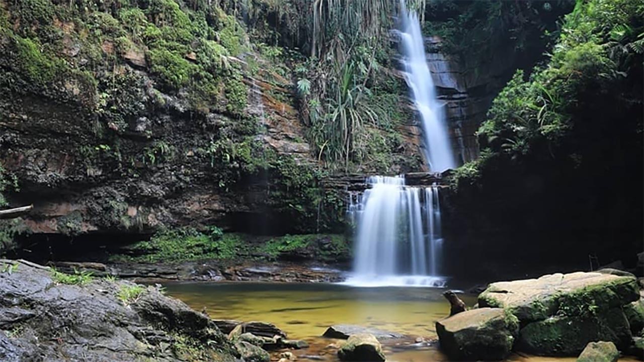 Bikin Menyegarkan dan Menyejukkan, Inilah Keindahan Alam di Wisata Alam Air Terjun Aek Mertua