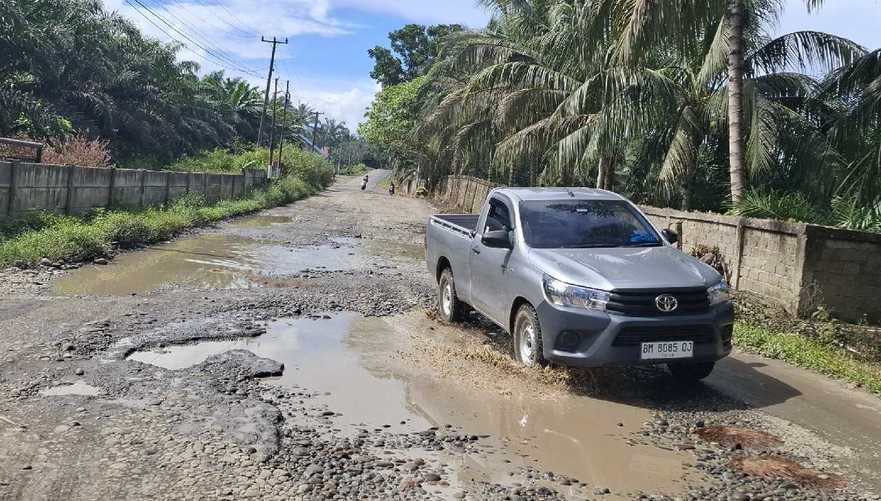 Jalan Provinsi di Mukomuko Makin Parah