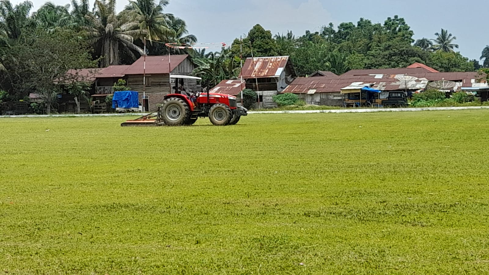 PT. Agro Muko Rutin Pinjamkan Alat Berat