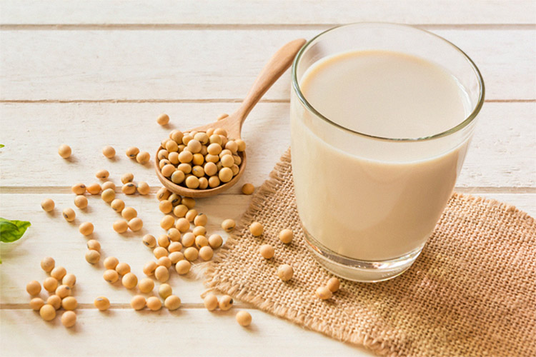 Suka Minum Susu? Cobalah Minum Susu Kedelai yang Memiliki Nutrisi yang Baik Untuk Tubuh