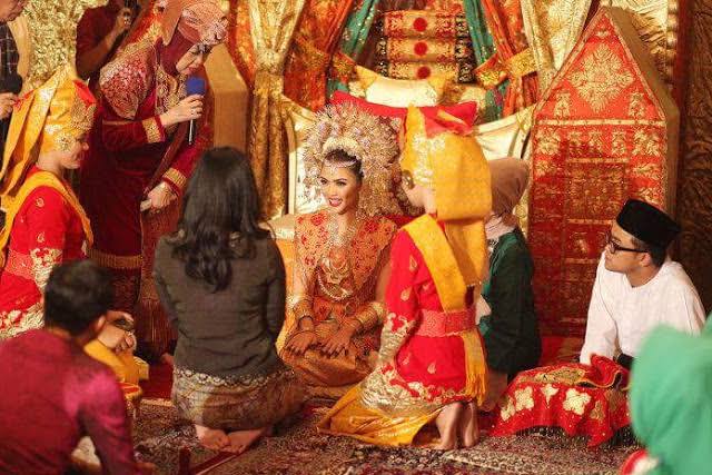 Tradisi Unik Pernikahan di Berbagai Daerah, Membeli Pengantin Hingga Kawin Colong