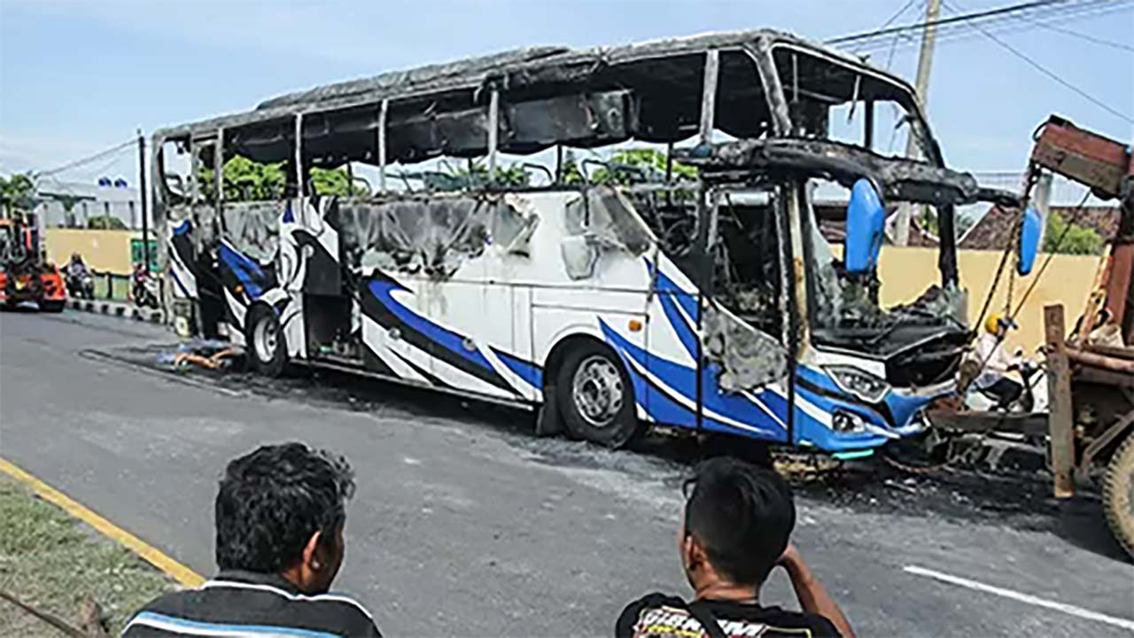 Mengenali Tanda-Tanda Kebakaran Bus: 5 Ciri Penting yang Harus Diketahui Meski Bus Tampak Normal