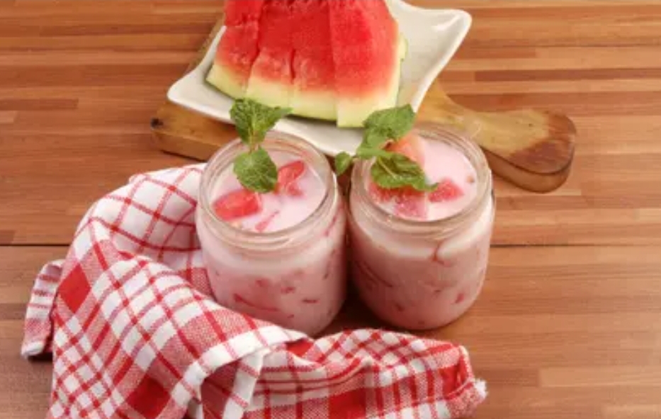 Ini Efek Jika Berbuka Terlalu Banyak Makan Buah Semangka