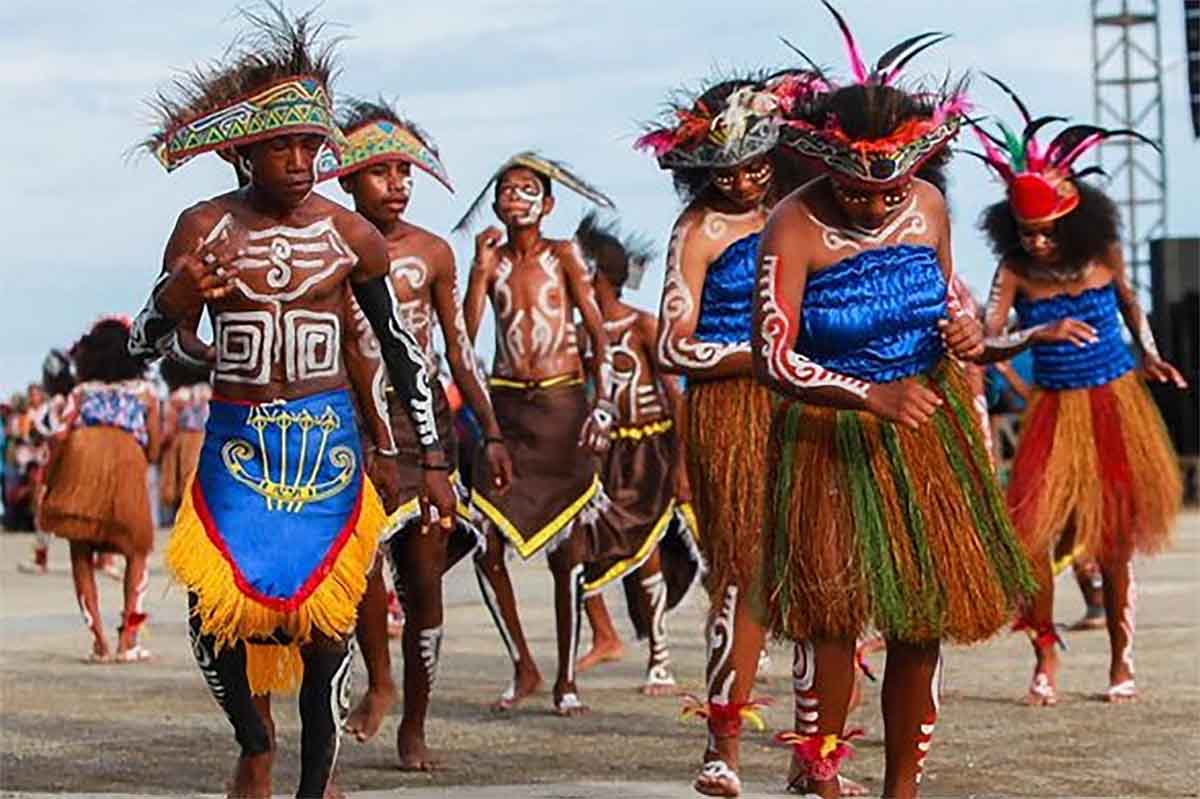 Paling Menarik dan Unik, Inilah Pakaian Adat Papua yang Khas dari Indonesia Timur