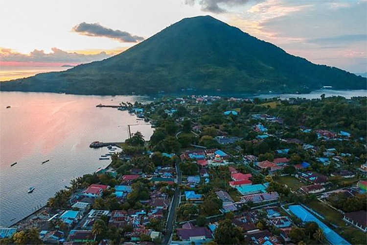 Memiliki Maldivesnya Indonesia, Inilah Fakta Menarik Maluku Utara Mulai Penduduk Hingga Warisan Budayanya