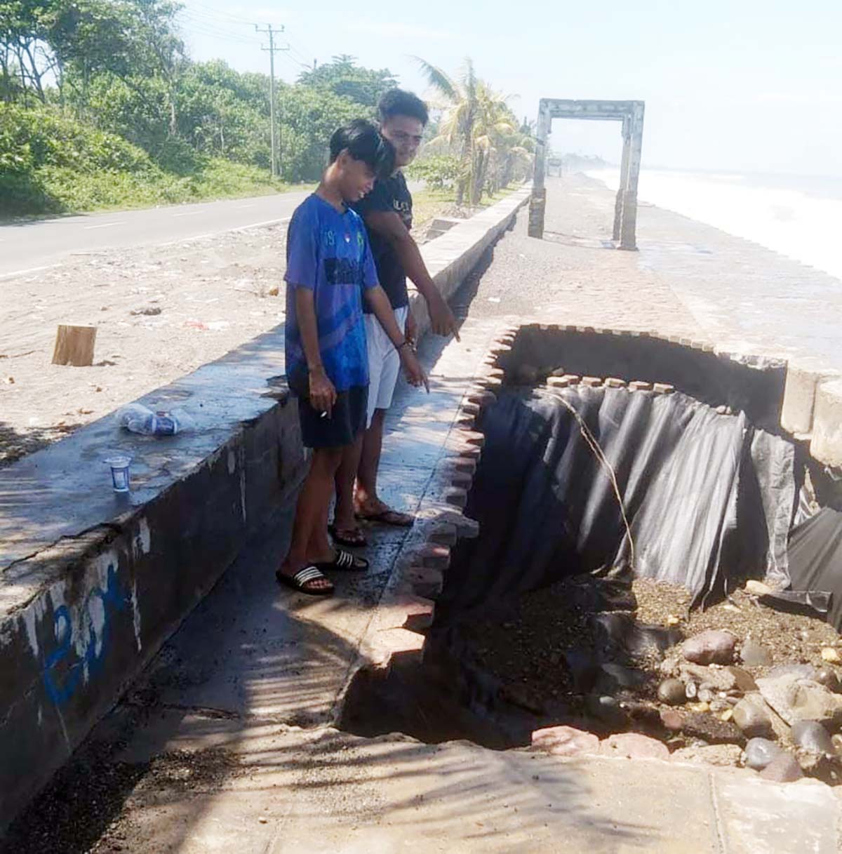 Tembok Laut BWS Sumatera VII Bengkulu di Mukomuko Tergerus, Warga: Benahi Sebelum Parah!