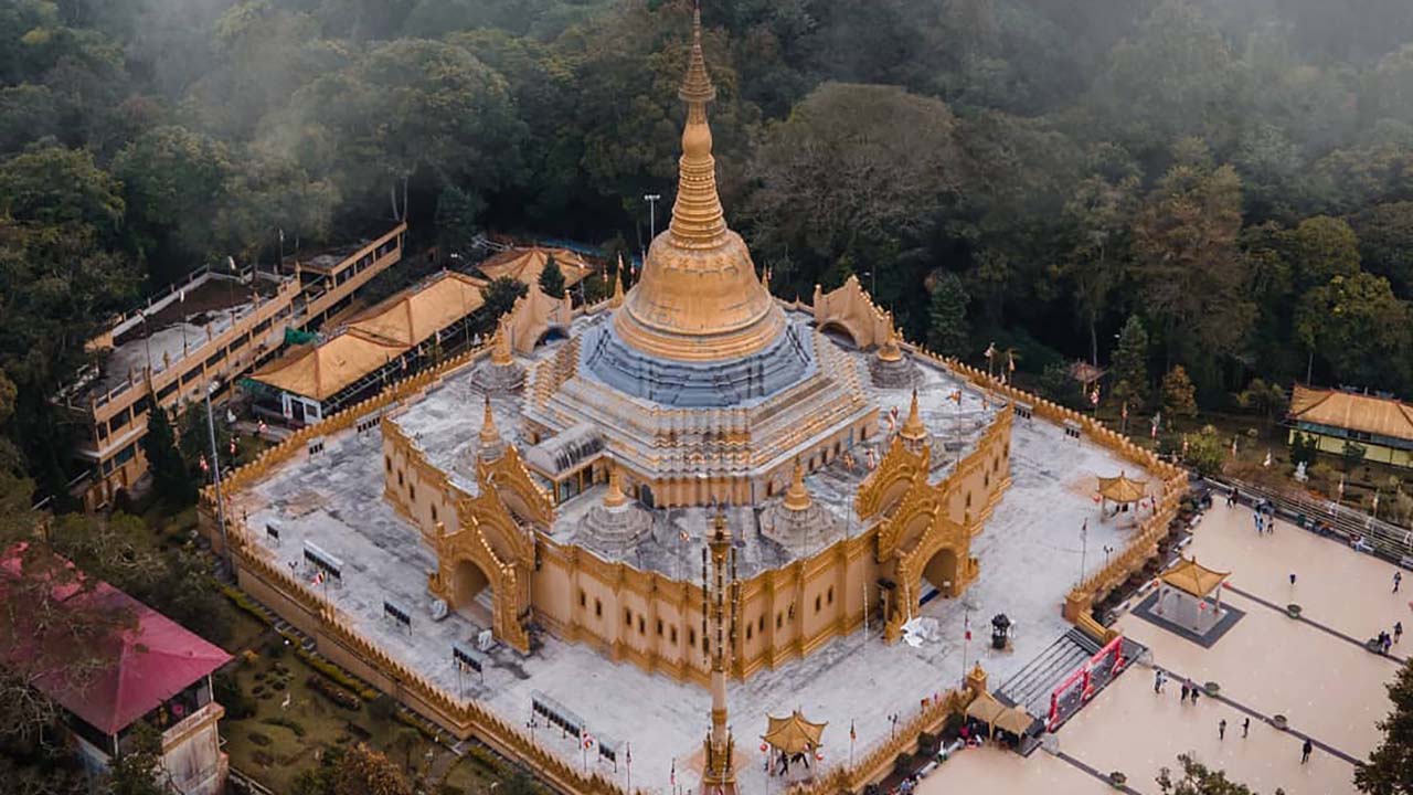 Keindahan Pemandangan Wisata Religi di Taman Alam Lumbini Sumatera Utara