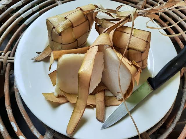 4 Cara Ini, Agar Ketupat Menjadi Enak dan Empuk