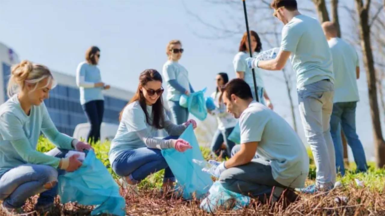 Isi Waktu Luang dengan Kegiatan Positif dengan Ikut Volunteer, Ini Dia Manfaatnya