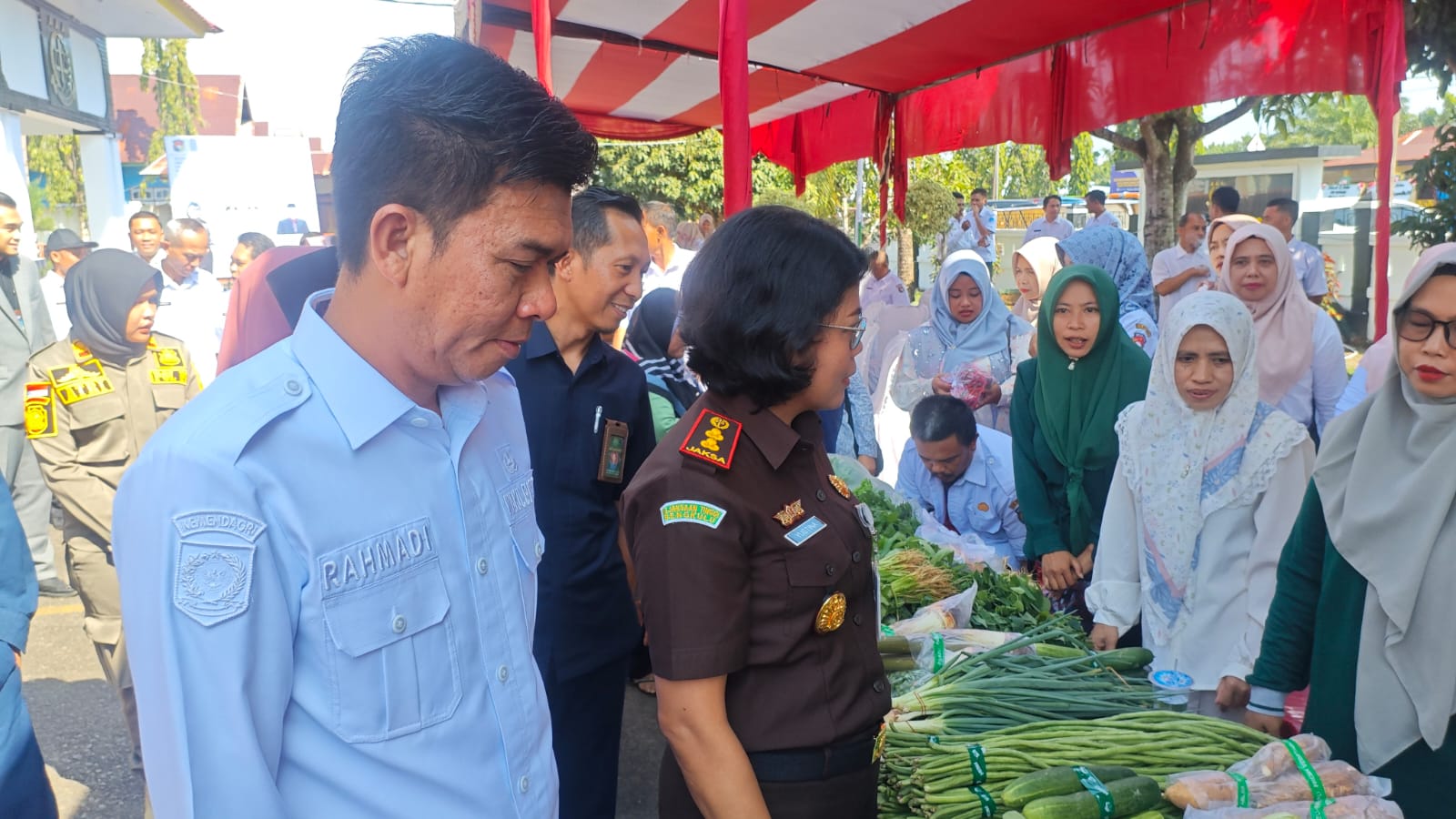 Jelang Bulan Suci Ramadahan, Halaman Kejaksaan Mukomuko Mendadak Dipenuhi Lapan Sembako