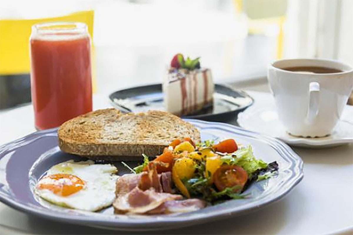 Kapan Waktu Terbaik Untuk Sarapan Bagi Seorang yang Sedang Diet?