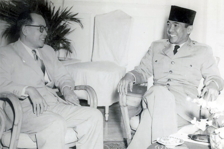 Saat Presiden Soekarno Resah, Menyadari Sahabatnya Bung Hatta Belum Menikah Diusia 43 Tahun