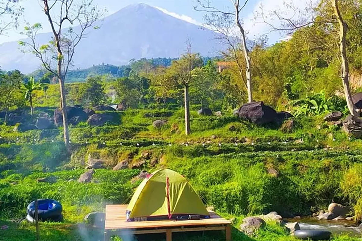 Wajib Coba, Inilah Wisata Gubuk Marawati, Nuansa Camping di Tepi Sungai 